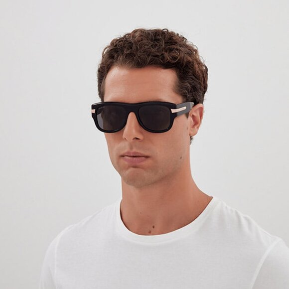 NEW GUCCI SUNGLASSES GUCCI GG1517S 001 BLACK/GREY EYEWEAR - Picture 4 of 5